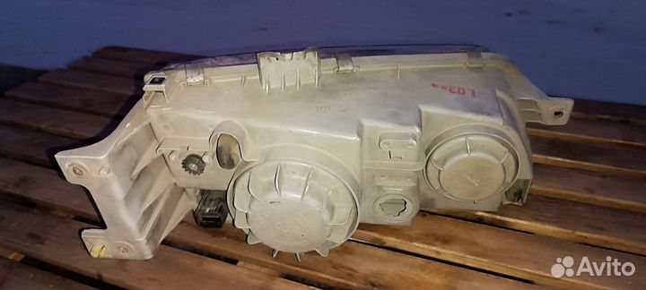 Левая фара hyundai h 200