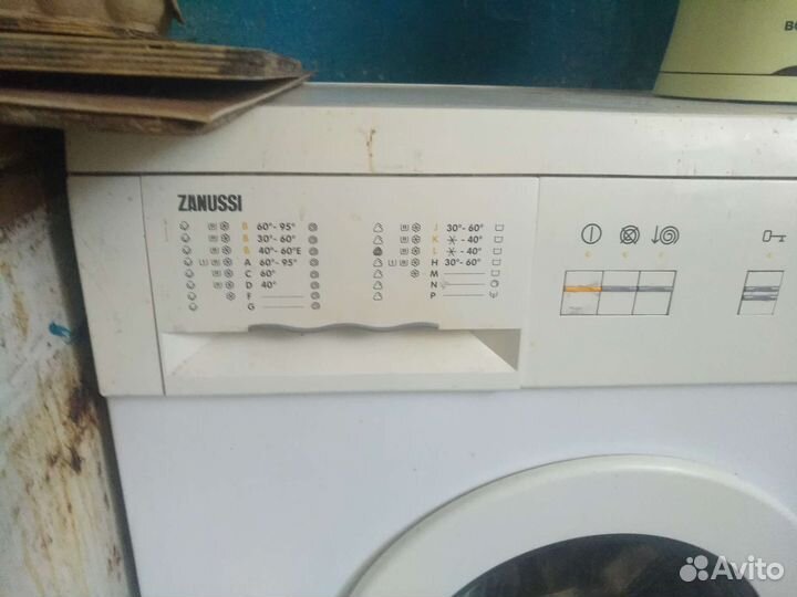Стиральная машина на запчасти zanussi