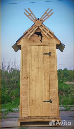 Уличный туалет деревянный KEY671