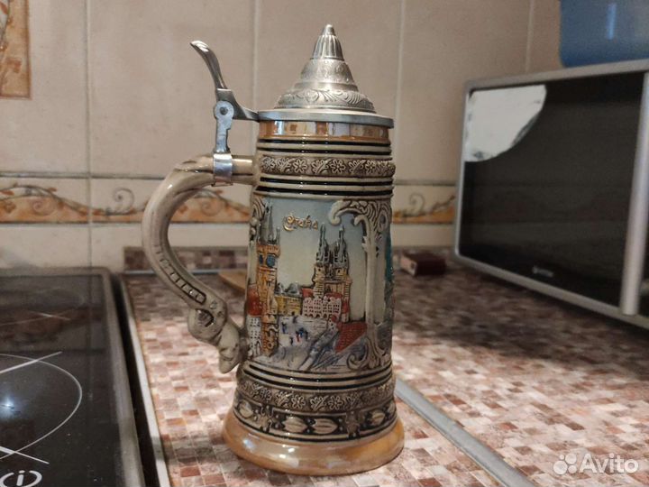 Пивная кружка с крышкой