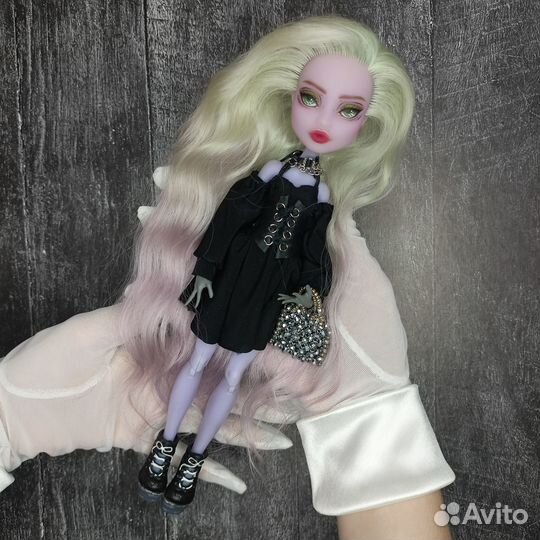 Кукла монстр хай твила