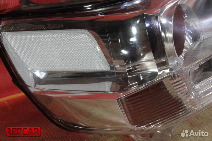 Стекло фары правой с дхо Toyota Land Cruiser 200