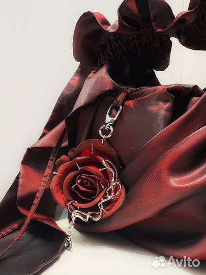 Дизайнерская атласная сумка