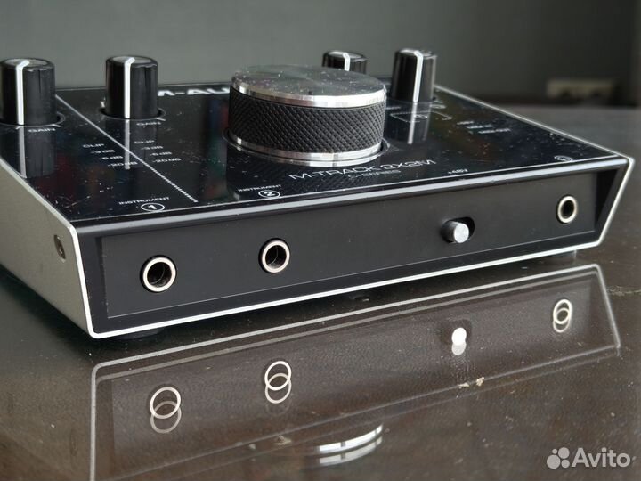 Аудио интерфейс M-Audio M-Track 2x2m