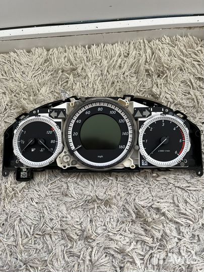 Приборная панель для Mercedes W204 дорест