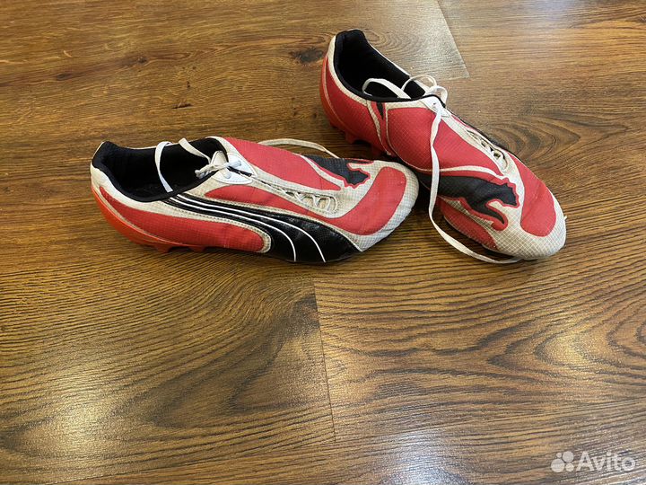 Футбольные бутсы puma