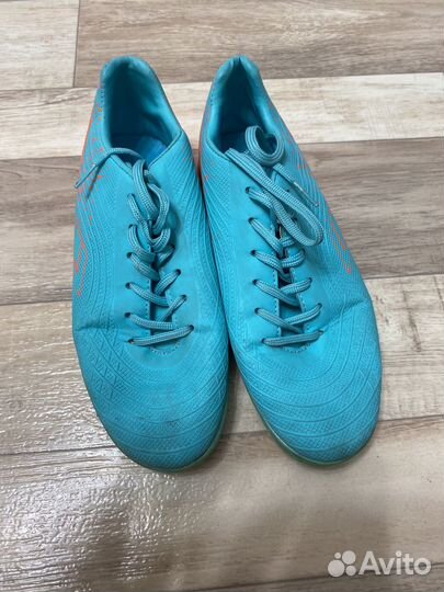 Футбольные бутсы