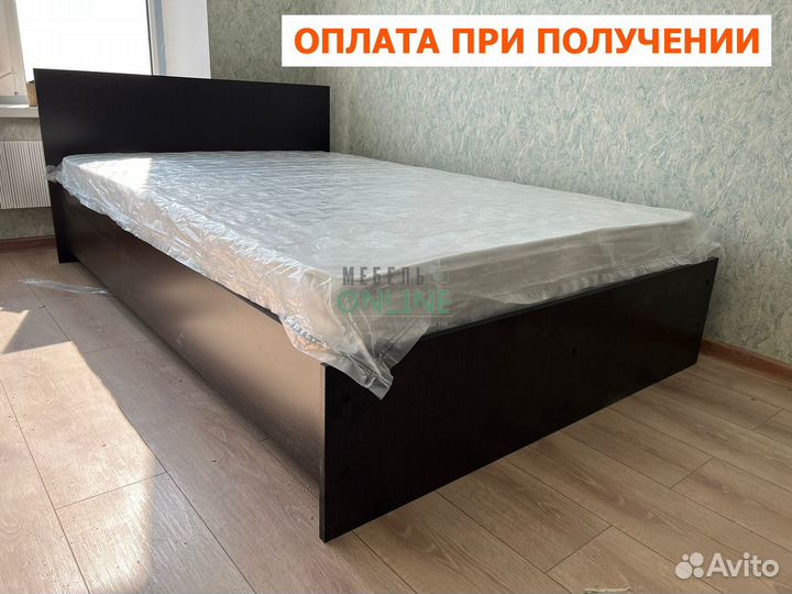 Кровать с матрасом