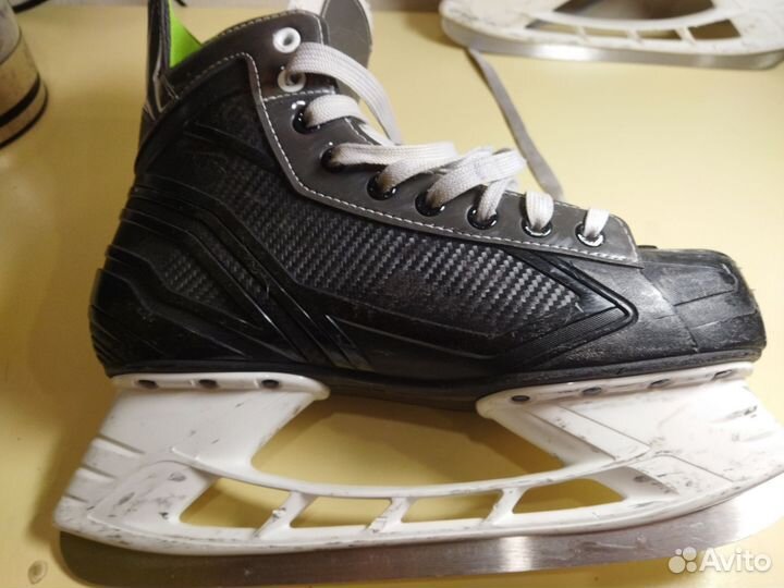 Хоккейные коньки bauer