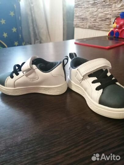 Кроссовки детские