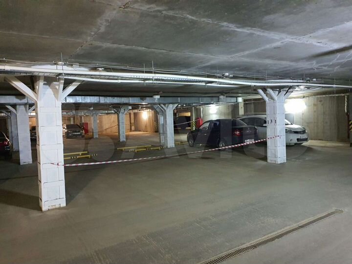 Машиноместо, 24 м²
