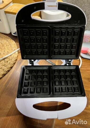 Электрическая вафельница