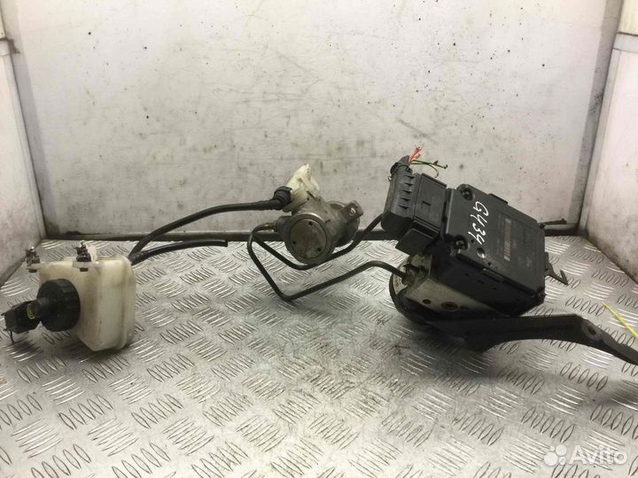 Блок ABS Ford Focus 5wk8458 fydd