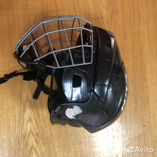 Краги,коньки,шлем,защита хоккейные детские