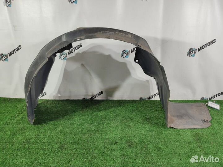 Подкрылок передний правый Toyota Crown LXS11 2LTE