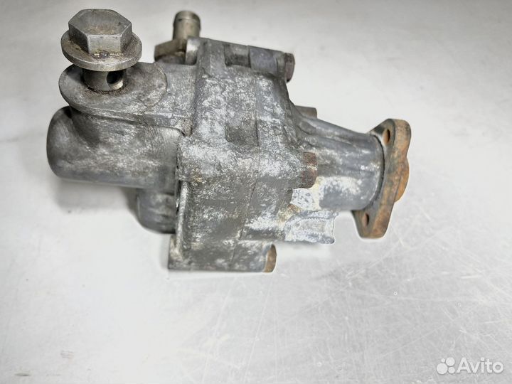 Насос гур Audi 100 C4