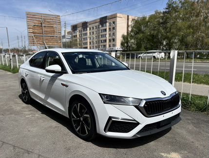 Skoda Octavia 1.4 AT, 2023, 15 км