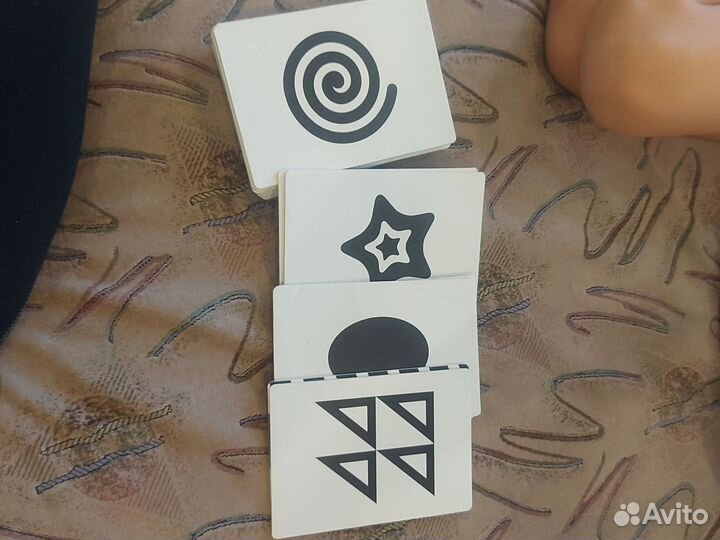 Черно белые картинки для развития малышей