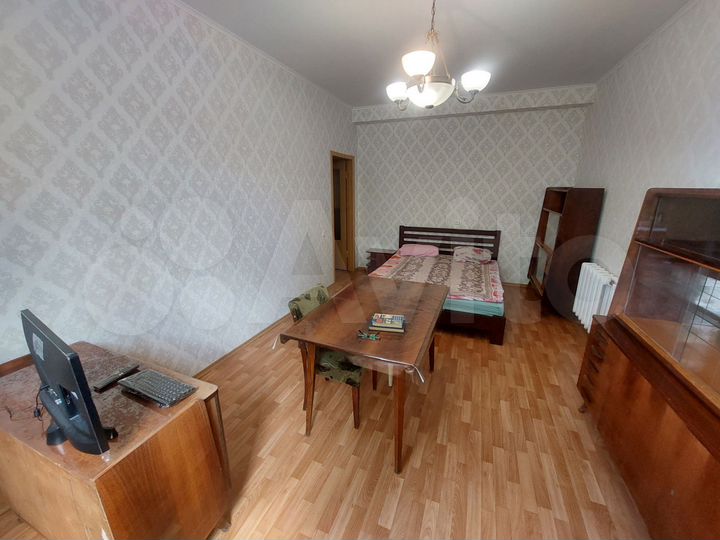 2-к. квартира, 60 м², 3/3 эт.