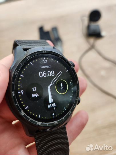 Смарт часы tickwatch pro 3