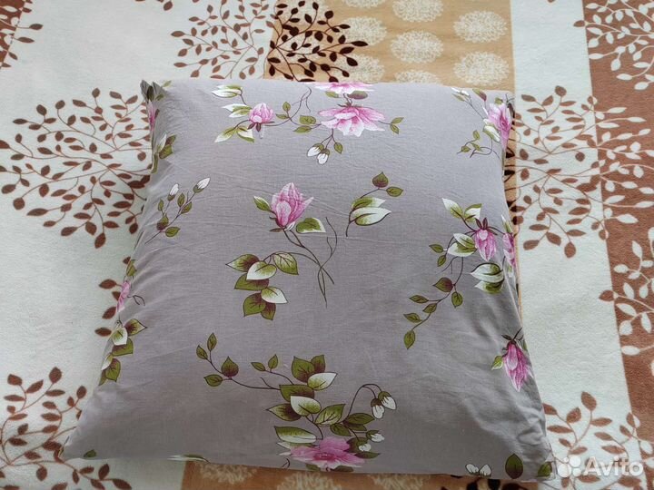 Подушка пуховая 70*70 4 штуки