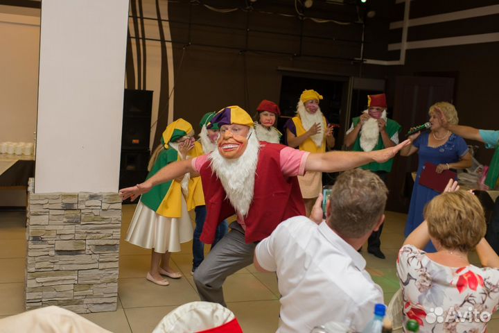 Ведущая праздников и Тамада