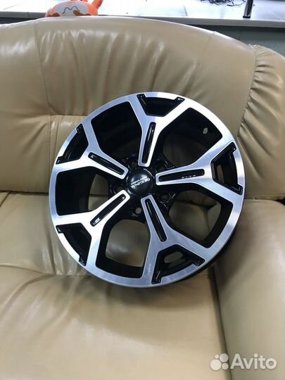 Диск литой Скад KL 318 16 5*114,3 Et 50 60.1