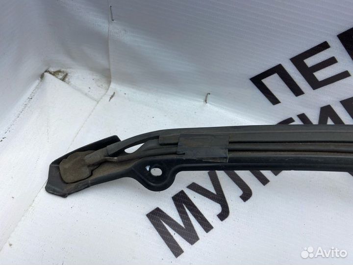 Датчик защемления багажника правый Toyota