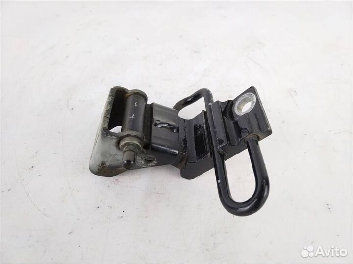 Петля двери задней левой нижняя фольксваген туаре