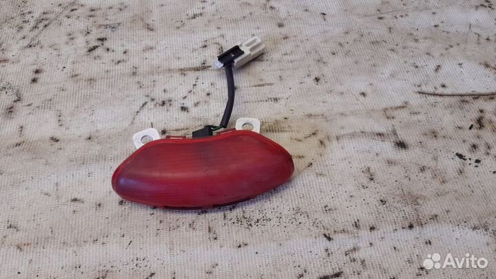 Плафон освещения в обшивку двери передней правой