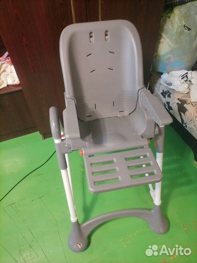 Продам стульчик для кормления