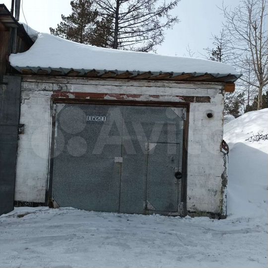 Гараж, > 30 м²