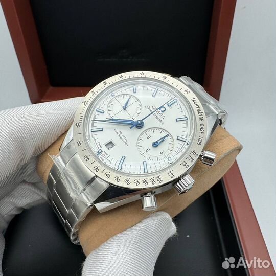 Часы Omega Speedmaster