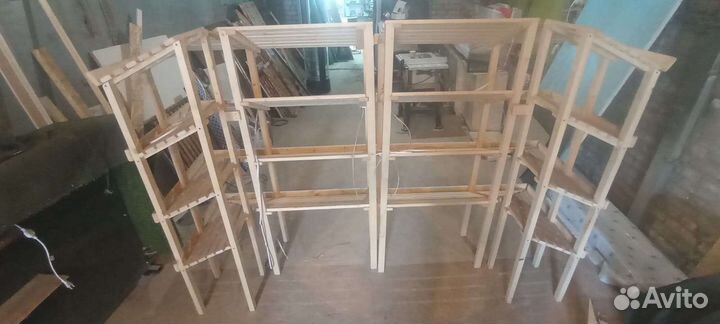 Комплект мебели из массива. Полки с подсветкой