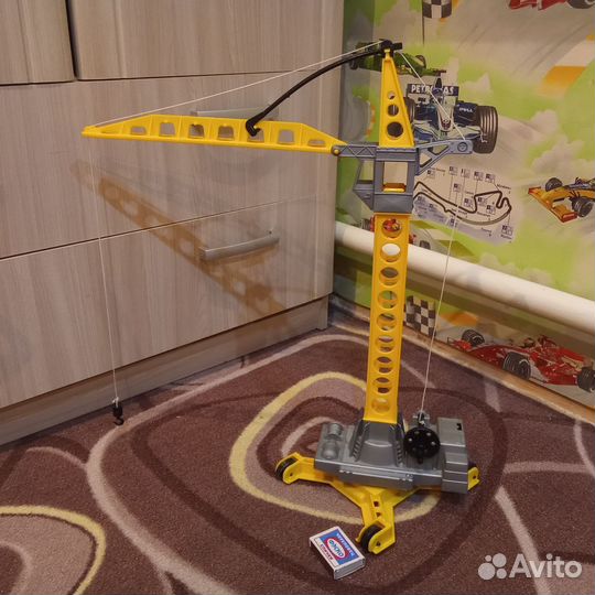 Игрушечный подъемный кран