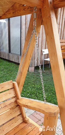 Садовые качели из дерева