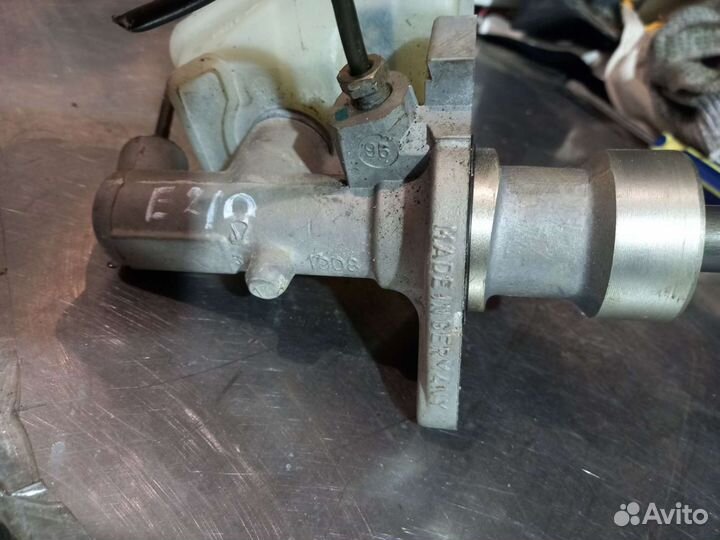 Главный тормозной цилиндр Mercedes W210