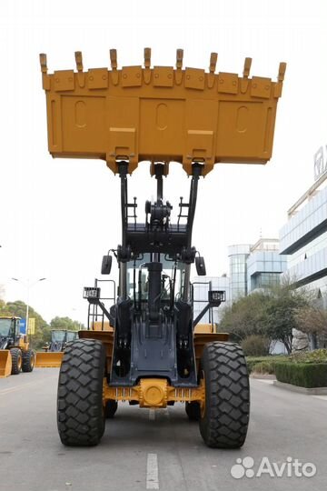 Фронтальный погрузчик XCMG XC978, 2024