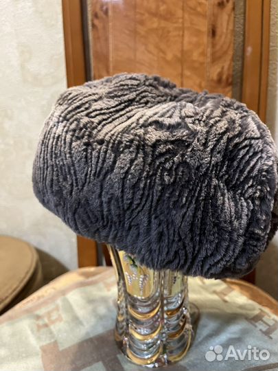 Меховой берет женский