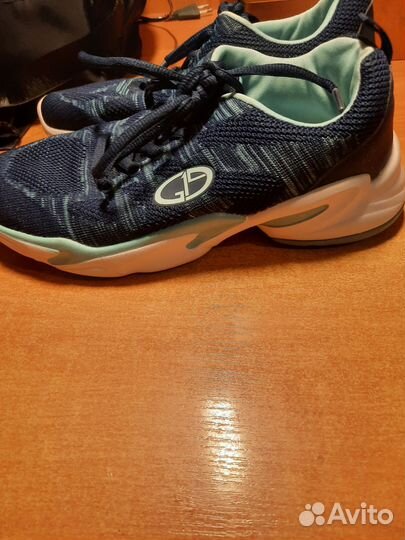 Кроссовки 36 р