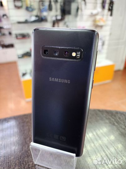 Samsung Galaxy S10, 8/128 ГБ