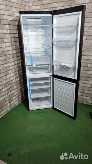 20690.Холодильник Haier C4F740clbgu1