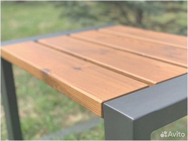 Деревяный стол