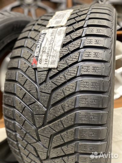 Yokohama W.Drive V905 275/45 R21 и 315/40 R21