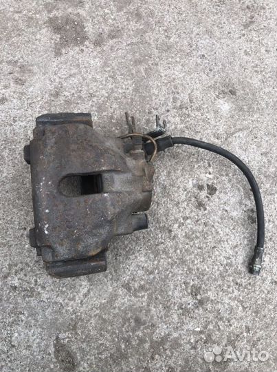 Суппорт передний skoda octavia