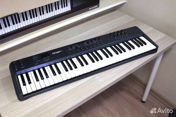 Midi-клавиатура M-Audio Oxygen 61 пианино