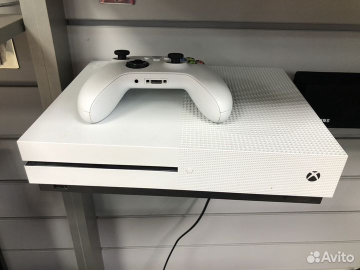 Xbox One s 360 1tb