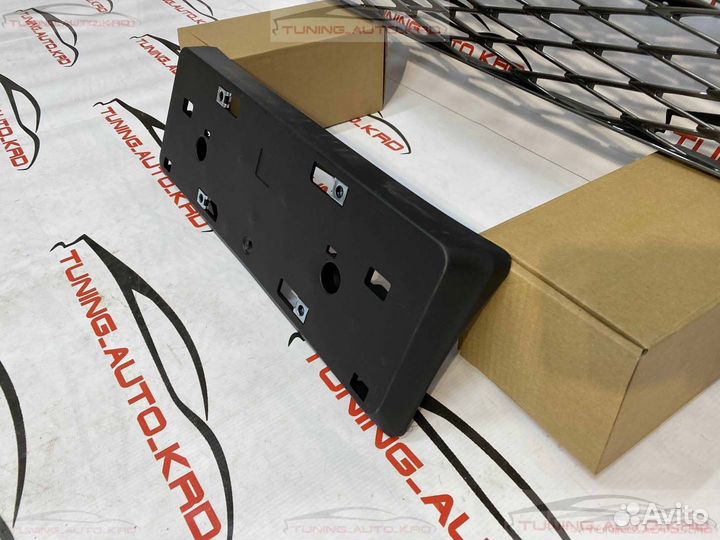 Решетка радиатора Lexus NX200 Стиль F-Sport Q7605