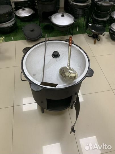 Казан чугунный 22л с печкой