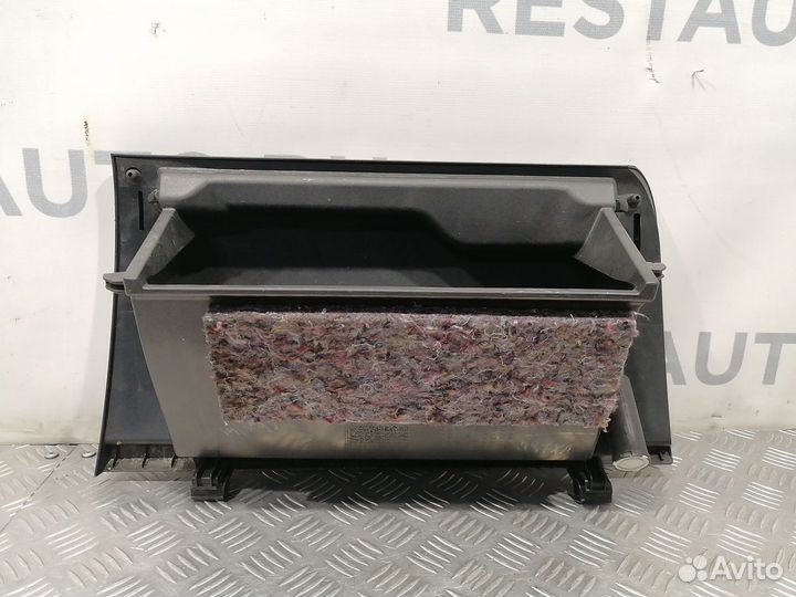 Бардачок Mitsubishi Pajero Sport